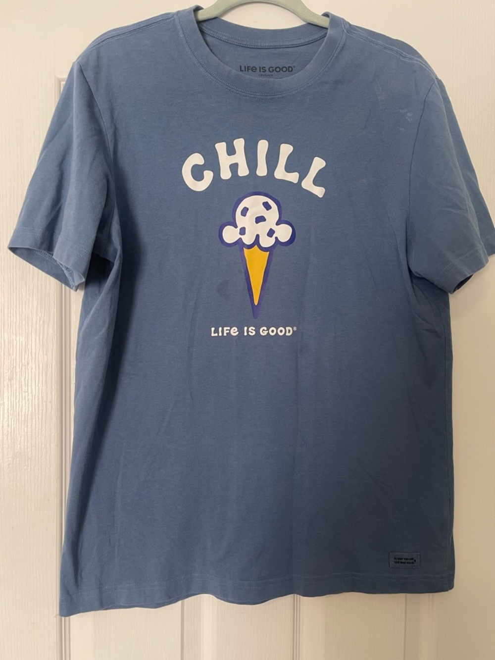 Life is Good NWOT Sz M ladies “Chill“Top graphic ice cream cone cornflower blue.